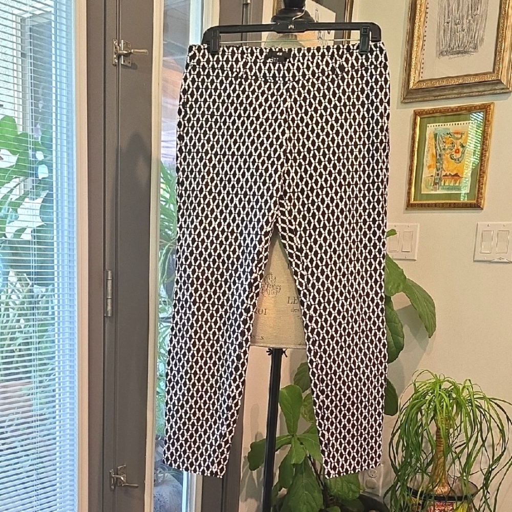 H&M Monochrome Geometric Pants